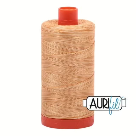 Aurifil 50wt Baumwollgarn - Creme Brule