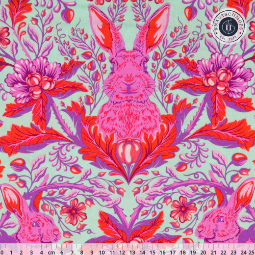 Tula Pink Baumwoll Designerstoff - Full Moon Forest II - Hoppy Go Lucky - Blossom