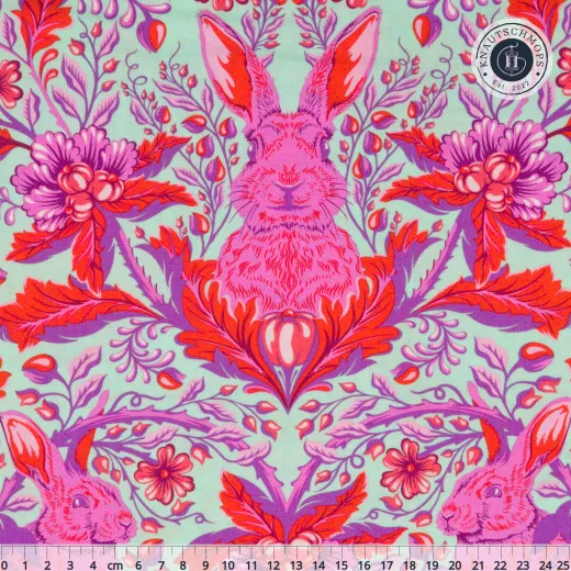 Tula Pink Baumwoll Designerstoff - Full Moon Forest II - Hoppy Go Lucky - Blossom