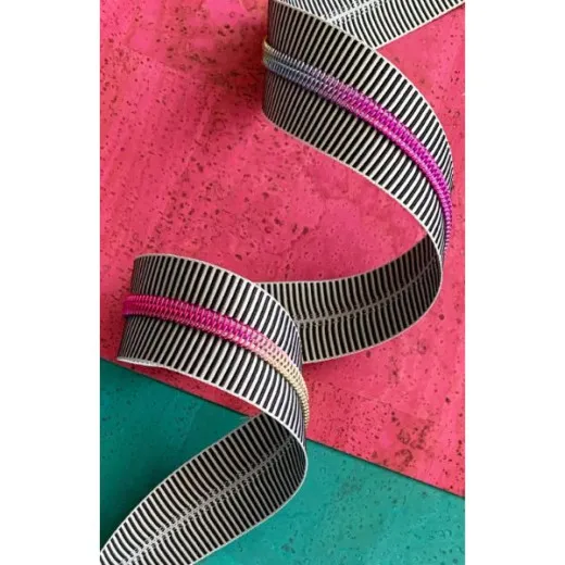 Sassafras Lane Designs - Reißverschluss #5 - Black Stripe - Rainbow Sassafras Lane Designs - Reißverschluss #5 - Black Stripe - Rainbow