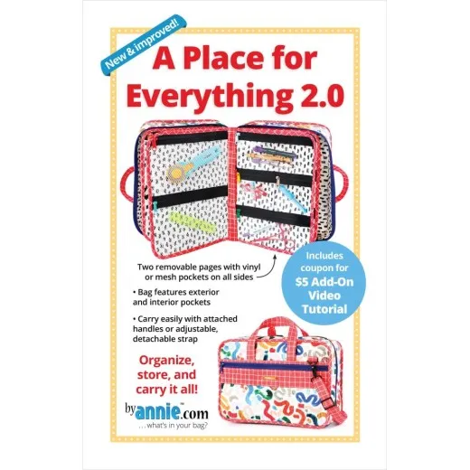 Titelseite des ByAnnie's Schnittmusters „A Place for Everything 2.0“ mit geöffnetem Organizer voller Nähutensilien und der geschlossenen Tasche.