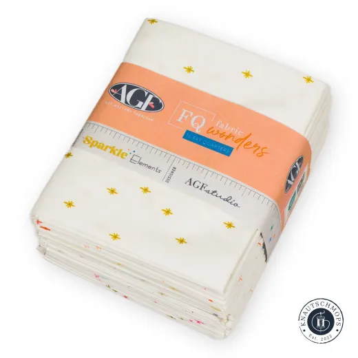 Bundle-Ansicht mit Banderole Fat Quarter Bundle Sparkle Elements mit Banderole, cremefarbener Blender-Stoff mit goldenen Sternen.