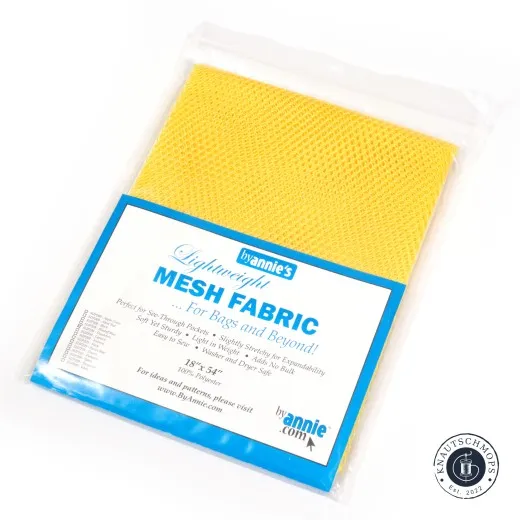 ByAnnie's Mesh Gelb – Verpackung Verpackte ByAnnie's Lightweight Mesh in Gelb (Dandelion), diagonal fotografiert, mit Produktetikett.