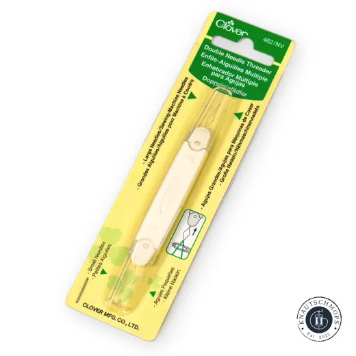 Clover Doppel-Nadeleinfädler Verpackung Blisterverpackung des Clover Doppel-Nadeleinfädlers 462/NV, schräg fotografiert