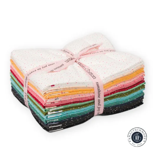 Fat Quarter Bundle Country Confetti 13FQ Gebundenes Poppie Cotton Fat Quarter Bundle Country Confetti mit cremefarbenem Konfetti-Punkte-Stoff obenauf