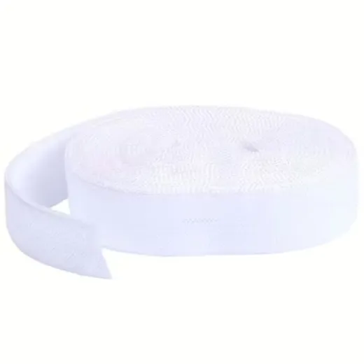 Fold-Over-Elastic Weiß – Rolle freigestellt Aufgerolltes ByAnnie's Fold-Over-Elastic in Weiß, freigestellt auf weißem Hintergrund
