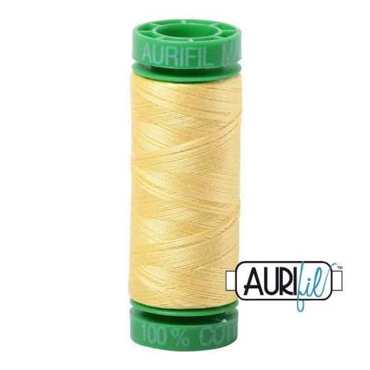 Garnrolle Aurifil 40wt – Lemon Aurifil-Garnrolle mit blassgelbem 40wt-Baumwollgarn in der Farbe Lemon (Fb. 2115).
