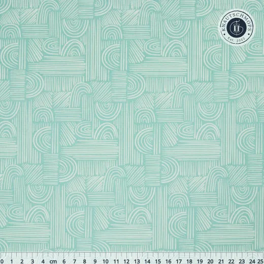 Cur8tor Botanica Moment of Zen Aqua: grafisches Bogen- und Linienmuster in Aqua und Weiß, Gesamtansicht mit Lineal zum Größenvergleich