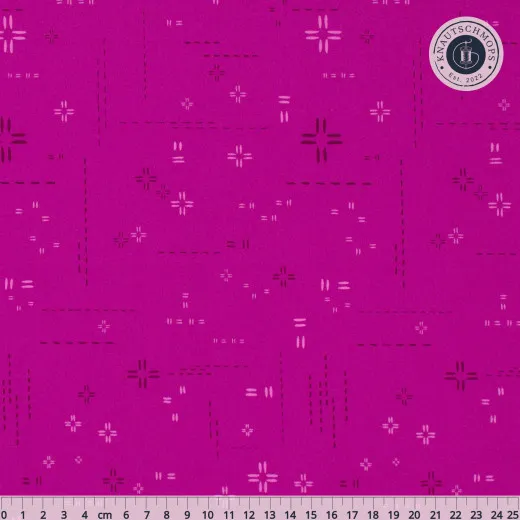 Gesamtansicht mit Lineal Pinkfarbener Kombistoff Decostitch Elements in Orchidberry mit dezentem Stichmuster, Lineal zum Größenvergleich.