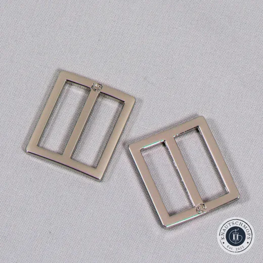 Gurtversteller 1 Zoll Nickel Zwei ByAnnie's Gurtversteller (1 Zoll, widemouth) in Nickel auf Stoff drapiert