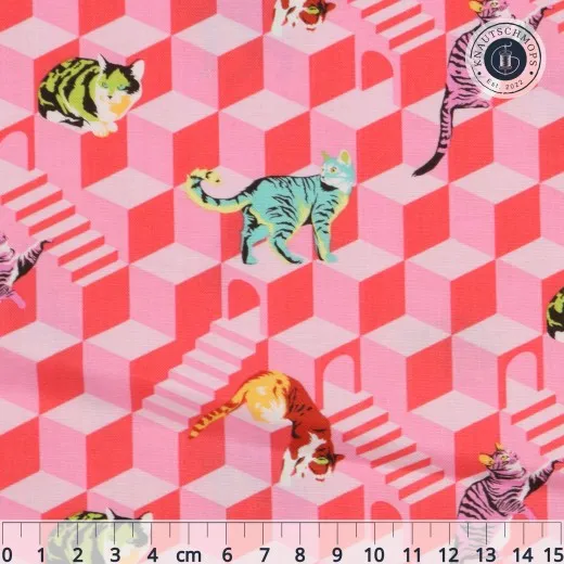 Bunte Katzen auf pinkfarbenem, dreidimensional wirkendem Würfelmuster mit Treppen, mit aufgelegtem Maßband.