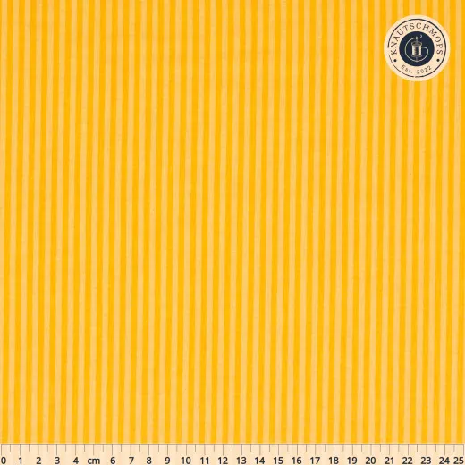 Musterausschnitt des Streifenstoffs Tonal Stripe in Golden mit Zentimeter-Lineal
