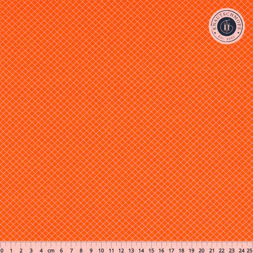 Nahaufnahme des True-Colors-Stoffs „On the Grid" in Salmon mit feinem diagonalem Gittermuster in Hellrosa auf lachsfarbenem Fond, mit Zentimetermaß.
