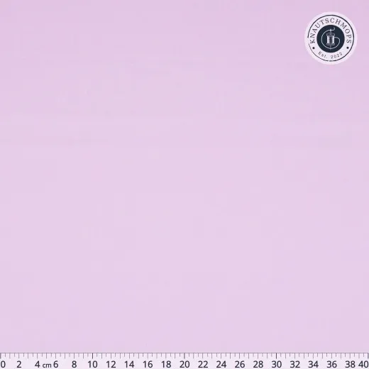 Art Gallery Fabrics Pure Solids Day Dreamer, unifarbener Baumwollstoff in zartem Flieder mit Zentimeter-Maßband