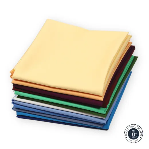 Gestapeltes Fat-Quarter-Bundle aus 12 Art Gallery Fabrics Pure Solids Stoffen in verschiedenen Farben
