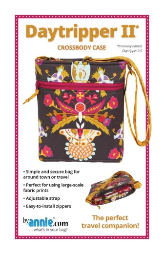 Schnittmuster-Cover Daytripper II Packungsfoto des ByAnnie's Schnittmusters Daytripper II: gepolsterte Crossbody-Tasche in Schmetterlings-Print mit Reißverschlussfach.