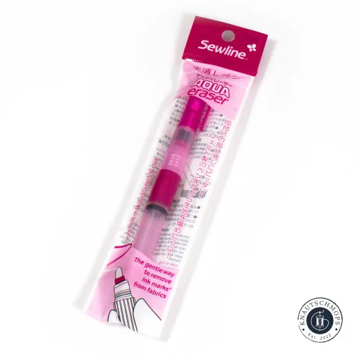 Sewline Aqua Eraser Verpackung Verpackter Sewline Aqua Eraser Wasserstift mit pinkem Etikett, diagonale Ansicht