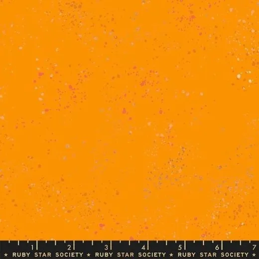 Speckled Clementine – Stoffballen Gefalteter Stoffballen „Speckled" in Clementine mit Ruby-Star-Society-Etikett (Kollektion, Designerin, Artikelnummer).