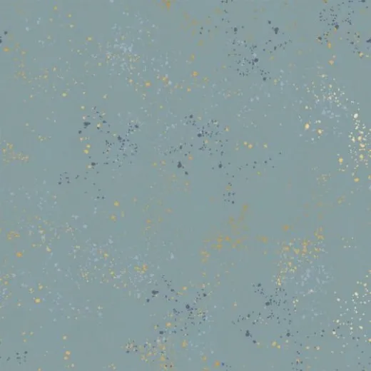 Nahaufnahme des taubenblauen Speckled-Musters in Soft Blue mit goldenen, dunkelblauen und weißen Farbtupfern.
