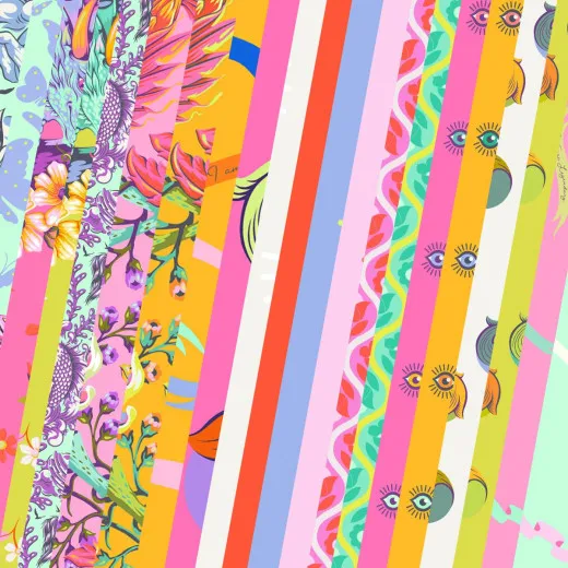 Diagonal gestapelte Stoffstreifen aller 20 Baumwollstoffe des Bundles in leuchtenden Farben mit Blumen-, Drachen-, Koi- und Phönix-Motiven.