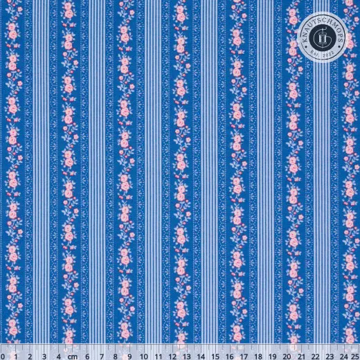 Blauer Baumwollstoff mit vertikalen Rosenranken-Streifen und rosa Röschen, mit Zentimeter-Lineal