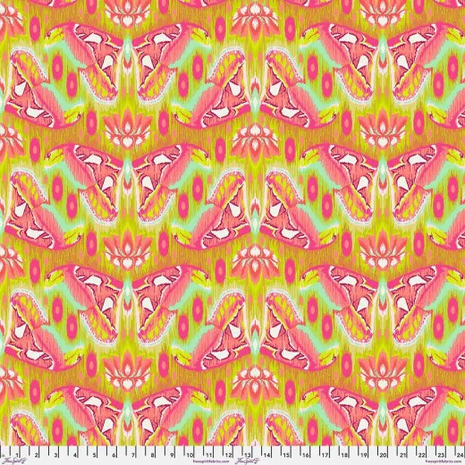Tula Pink Baumwollstoff Prior Mothorization Afterglow mit Nachtfaltern in Koralle, Pink und Mint auf Limette und Senfgelb