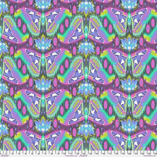 Tula Pink Baumwollstoff Prior Mothorization Daybreak mit Nachtfaltern in Flieder, Mint, Pink und Limette auf violettem Grund