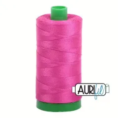 Aurifil 40wt Baumwollgarn - Fuchsia (große Spule) Aurifil 40wt Baumwollgarn - Fuchsia (große Spule)