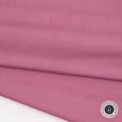 Bewitched Violett Stoff in natürlicher Drapierung, mauve-grauer Ton