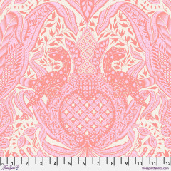 Tula Pink Baumwoll Designerstoff - Roar - Gift Rapt - Blush
