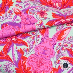 Tula Pink Baumwoll Designerstoff - Full Moon Forest II - Hoppy Go Lucky - Blossom