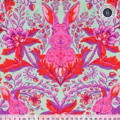 Tula Pink Baumwoll Designerstoff - Full Moon Forest II - Hoppy Go Lucky - Blossom Tula Pink Baumwoll Designerstoff - Full Moon Forest II - Hoppy Go Lucky - Blossom
