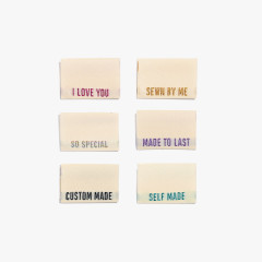 Alle sechs Labels mit den Sprüchen Self Made, Custom Made, So Special, Sewn By Me, I Love You und Made To Last.