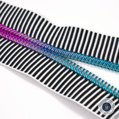 Sassafras Lane Designs - Reißverschluss #5 - Black Stripe - Rainbow
