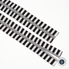 Sassafras Lane Designs - Reißverschluss #5 - schwarz-weiß - Nickel