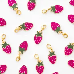 Sarah Hearts - Zipper Charm - Strawberry