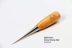 Die ByAnnie's Extra-Sharp Awl freigestellt mit eingeblendetem Produktnamen und Artikelnummer SUP218.