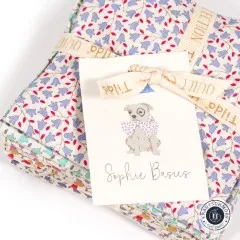 Nahaufnahme des Sophie-Basics-Anhängers mit Hundeillustration auf Glockenblumenstoff