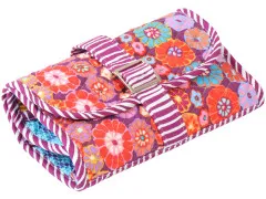 Geschlossener Fold-Over-Organizer aus bunt gemustertem Blumenstoff mit gestreifter Kantenbindung