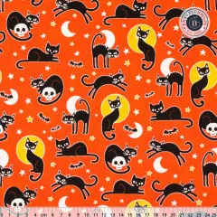 Baumwollstoff Glow-O-Ween Spooky Cats: schwarze Katzen, Totenköpfe, Monde und Sterne auf Orange mit Maßband