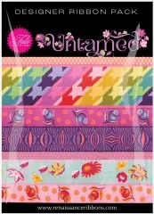 Grafische Übersicht aller sieben Bortendesigns des Sets „Untamed" in der Farbstellung Cosmic.