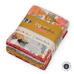 Fat Quarter Bundle Adventale mit Banderole, weihnachtliche Baumdrucke in Rosa, Gold und Petrol sichtbar.