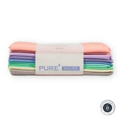 Nahaufnahme der Banderole mit Schriftzug Pure Solids und Angabe 12 Fat Quarters.