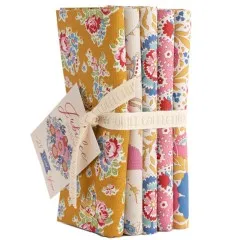 FQ-Bundle Jubilee Mustard/Pink stehend, Stoffkanten der 5 Designs sichtbar