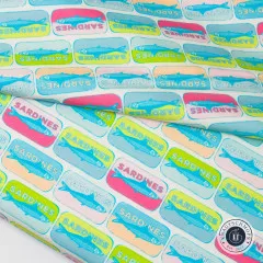 Sardinen-Stoff Mar de Sardinhas locker gelegt, türkise Fische auf pink, gelb und rosa Flächen