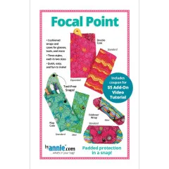 Vorderseite der Schnittmusterhülle „Focal Point“ von ByAnnie's mit Abbildungen der drei Taschenvarianten Foldover Wrap, Flap Case und Double Case.