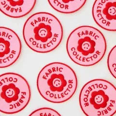 Weitere Nahaufnahme der runden Patches aus anderem Blickwinkel.