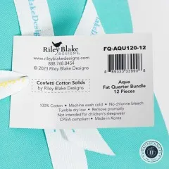 Etikett mit Artikelnummer FQ-AQU120-12, Farbbezeichnung Aqua und Angabe 12 Fat Quarters