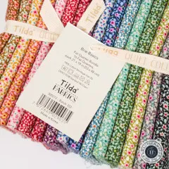 Produktetikett mit Kollektionsname Brie Basics, Maßangaben (16 Fat Quarters) und Artikelnummer 300272