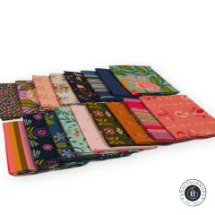 Alle Fat Quarters der Starling-Kollektion fächerartig diagonal aufgereiht